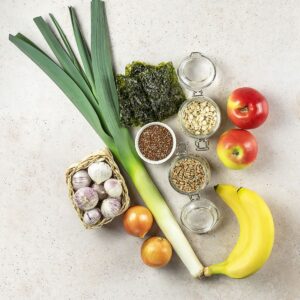 prebiotic foods like banana and leeks and onions, apples