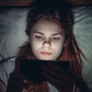 insomnia, blue light screens, night bed
